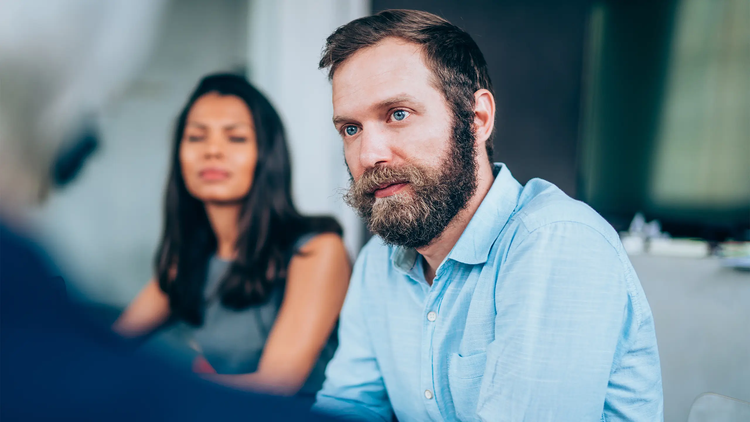 Manager discussing business