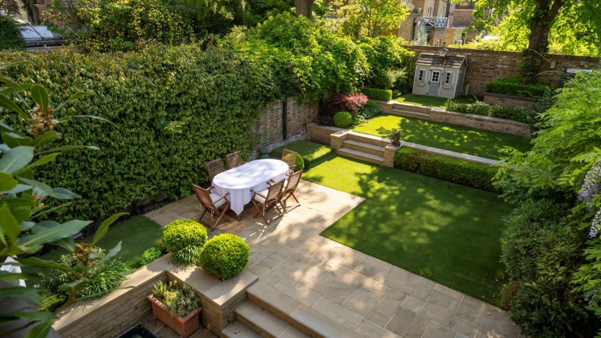 5-6 bedroom house in Addison Avenue, Holland Park, London, W11