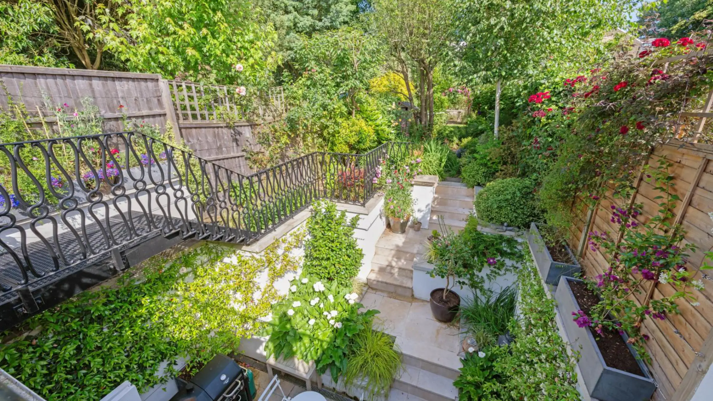 5 bedroom house in Chevening Road, London, NW6