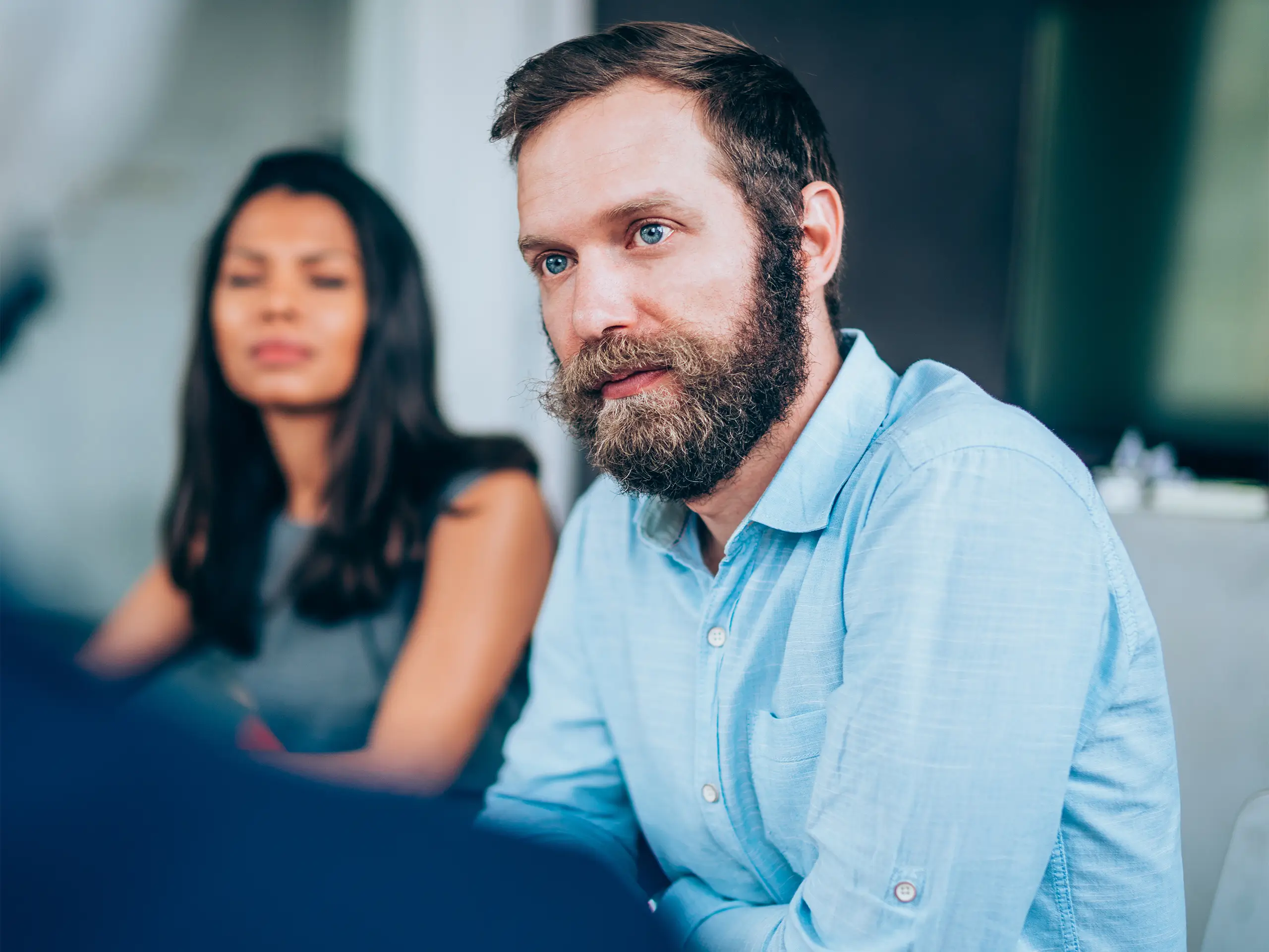 Manager discussing business